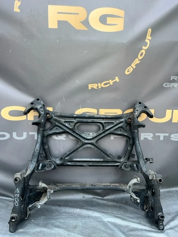 Балка подвески Audi A6 2012 4H0399345M C7 CDUC, передняя