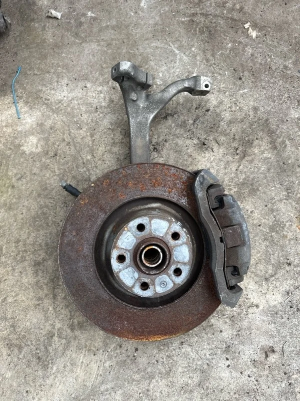 Ступица Audi A6 2011 4F0407253G C7 CCAA, передняя левая