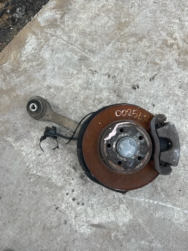 Ступица Mercedes-Benz E-Class 2015 A2044210712 W212 OM651, задняя левая