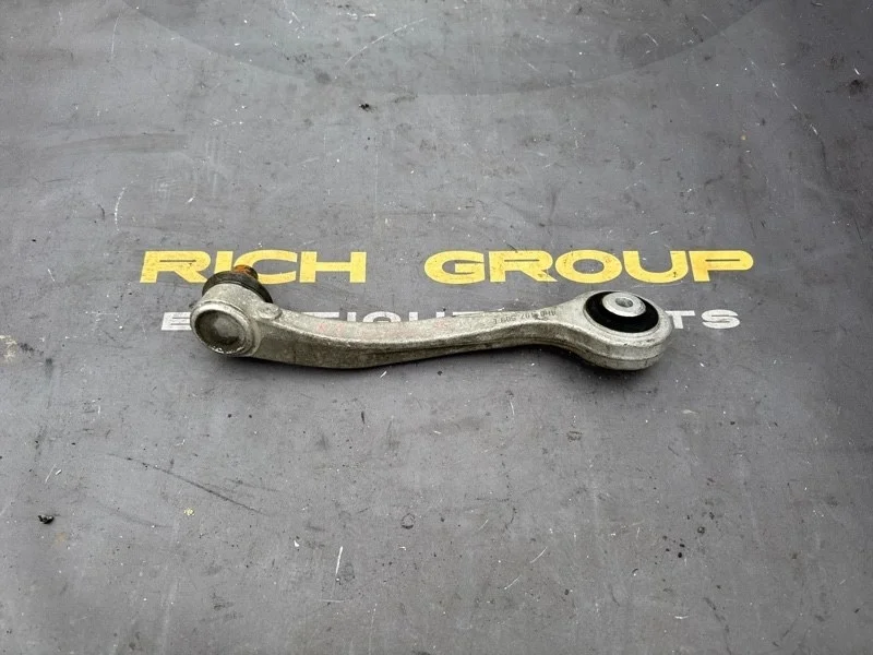 Рычаг подвески верхний Audi A8 2010 4H0407505E D4 CDRA, передний левый