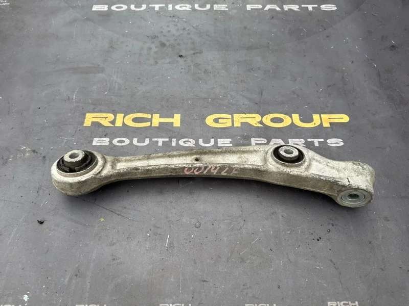 Рычаг подвески нижний Audi A4 2010 8K0407151D B8 CAEA, передний левый