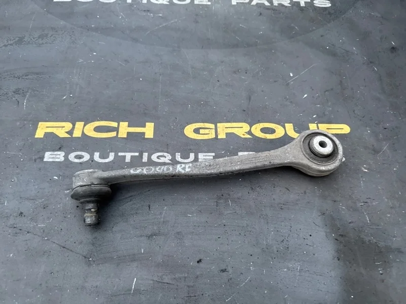 Рычаг подвески верхний Audi A6 2012 8K0407506M 4G2 CDUD, передний правый