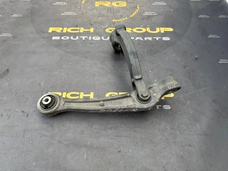 Рычаг подвески нижний Audi A4 2009 8K0407152D 8K2 CAEB, передний правый