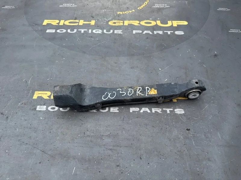 Рычаг подвески верхний Mercedes-Benz E-Class 2014 A2043502706 W212 OM651, задний правый