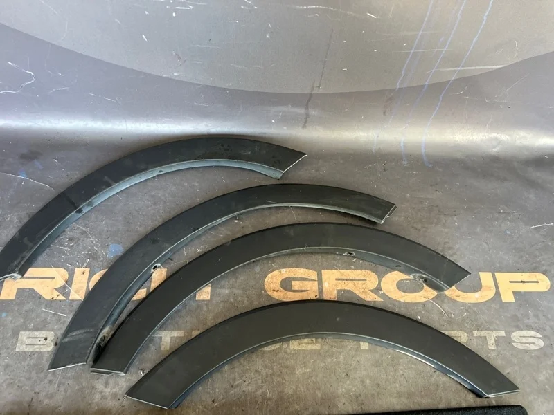 Накладка кузова Kia Sportage 08.11.2013 663113W100 SL D4HA