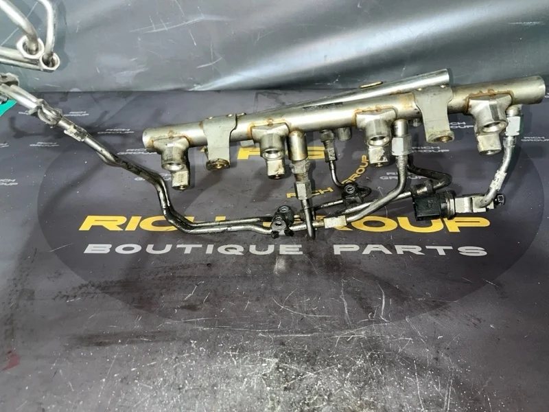 Топливная рейка Audi A6 2007 079127503L C6 BVJ