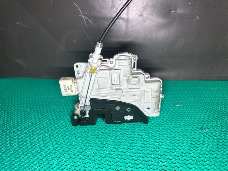 Замок двери Audi A5 2013 4G0839016 8TA CGLC, задний правый