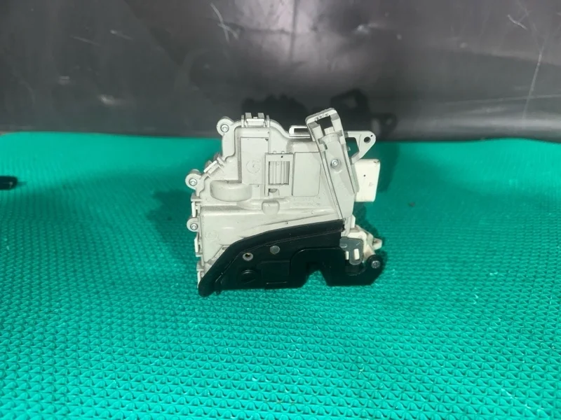 Замок двери Audi A5 2013 8K0839015C 8TA CGLC, задний левый