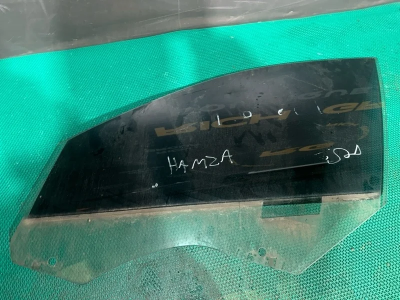 Стекло двери BMW 5-Series 2012 51337182109 F10 N47D20C, переднее левое