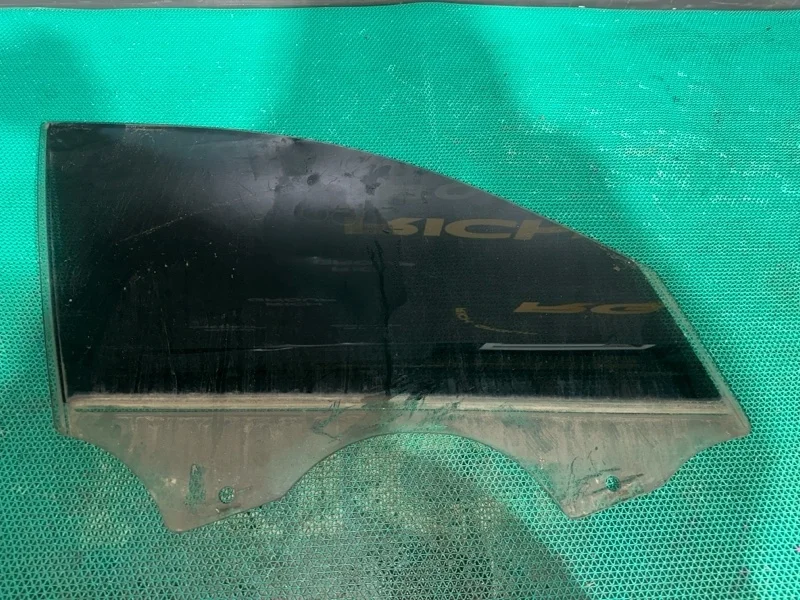 Стекло двери BMW 3-Series 2005 51337060264 E90 N46B20B, переднее правое