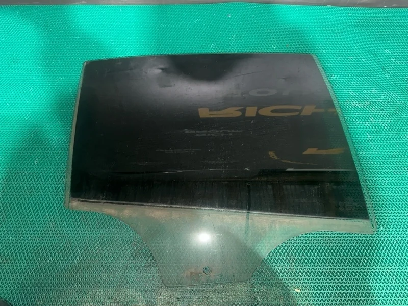 Стекло двери BMW 5-Series 2010 51357182118 F10 N52B30A, заднее правое