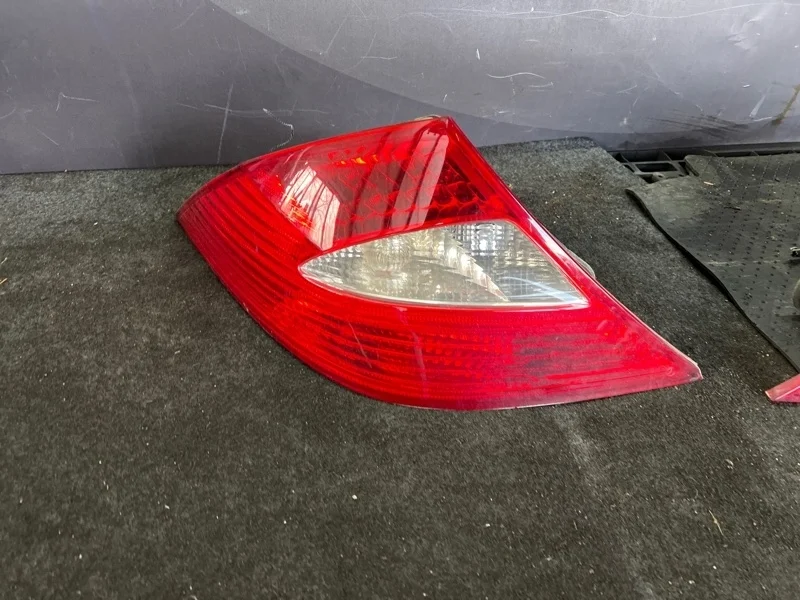 Стоп-сигнал Mercedes-Benz CLS-Class 2006 A2198200264 C219 272.964 30, задний правый