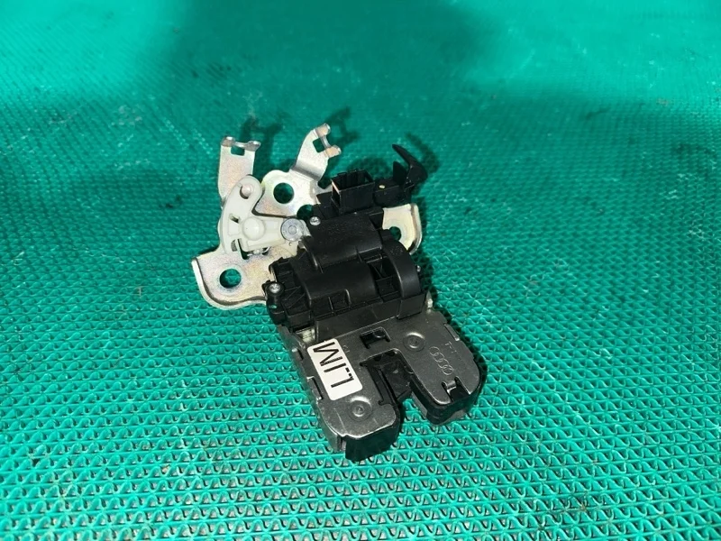 Замок багажника Audi A6 2012 4H0827505 4G2 CDUD