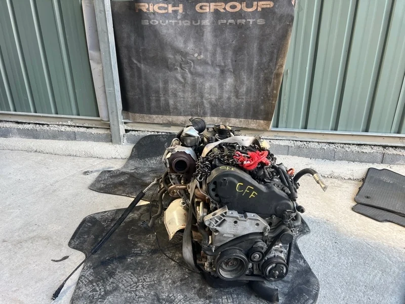 Двигатель Volkswagen TIGUAN 03L100090J NF CFFD