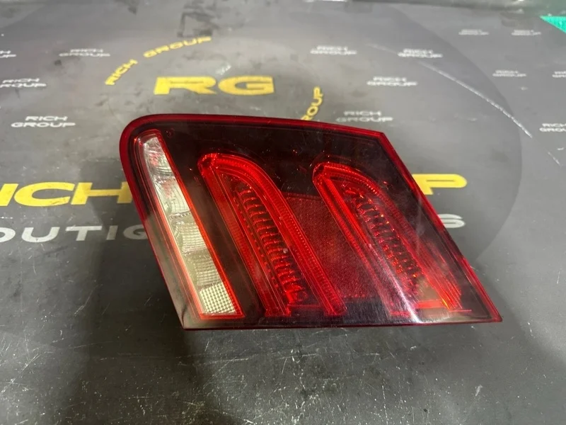 Стоп-сигнал Mercedes-Benz E-Class 2015 A2129061003 W212 OM651, задний правый