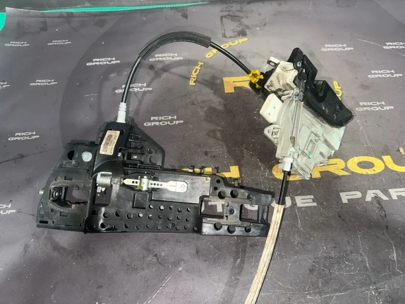 Замок двери Audi Q5 2010 8K0839015C 8RB CAHA, задний левый