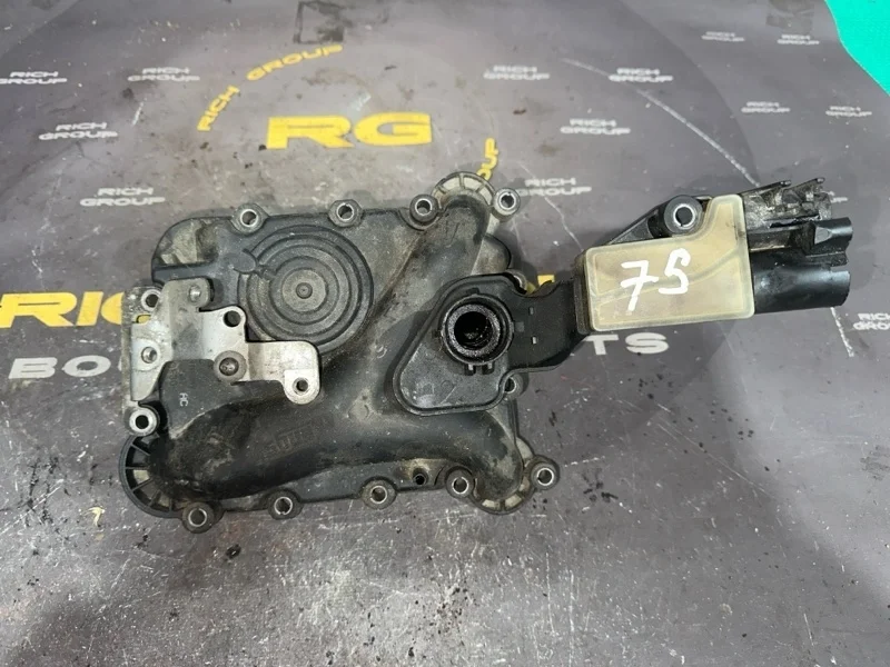 Маслоотделитель Audi A6 2010 06E103547 C6 CCA