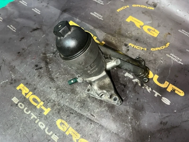 Корпус масляного фильтра Audi A8 2010 079115401AA D4 CDRA