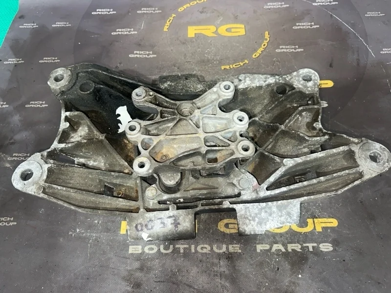 Подушка АКПП Audi A6 2012 4G0399263R C7 CDUC