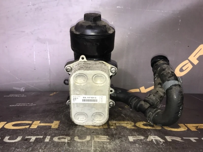 Корпус масляного фильтра Audi A5 2013 03L117021C 8TA CGLC