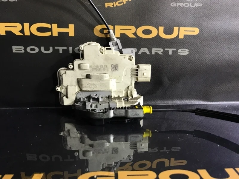 Замок двери Audi A7 4G0839016, задний правый