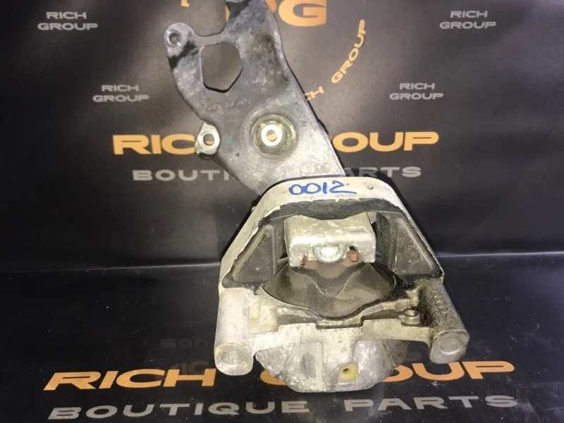 Подушка двигателя Audi A6 2013 4G0199381KN 4G2 CGLC, передняя левая