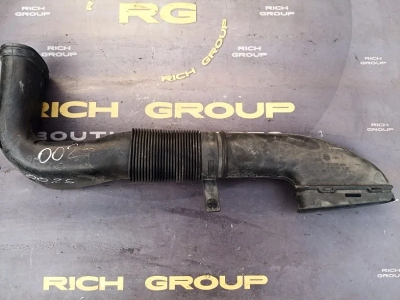 Патрубок воздушного фильтра Mercedes-Benz E-Class 2015 6510903437 W212 OM651