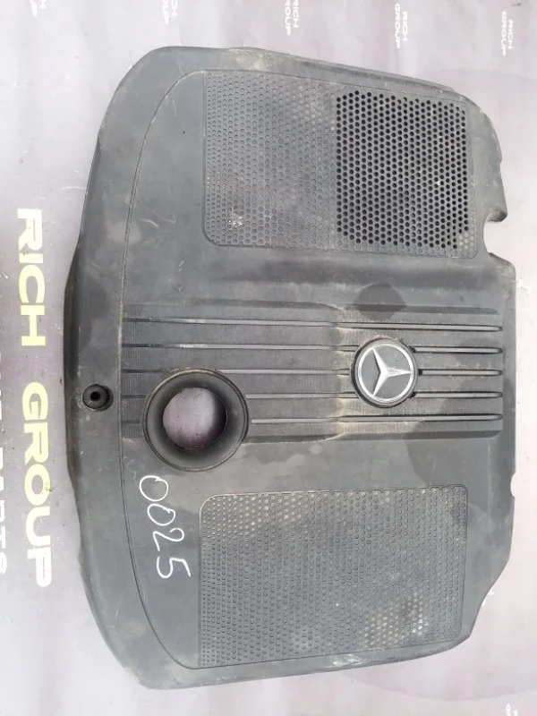 Декоративная крышка двигателя Mercedes-Benz E-Class 2015 6510102767 W212 OM651