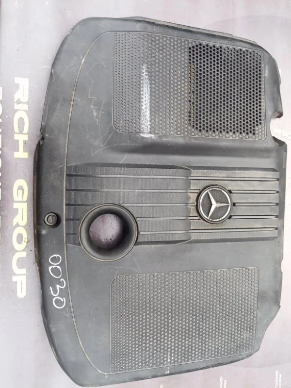 Декоративная крышка двигателя Mercedes-Benz E-Class 2014 6510102767 W212 OM651