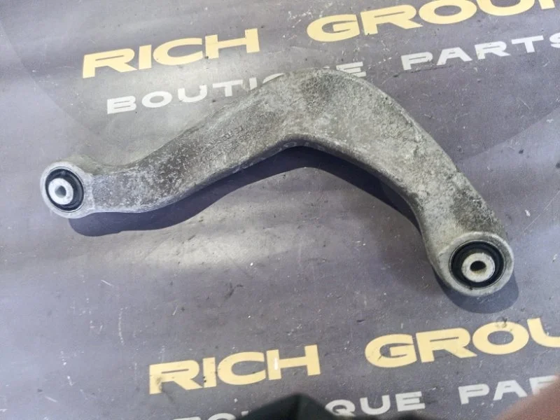 Рычаг подвески нижний Audi A6 8K0505323 4F2, задний левый