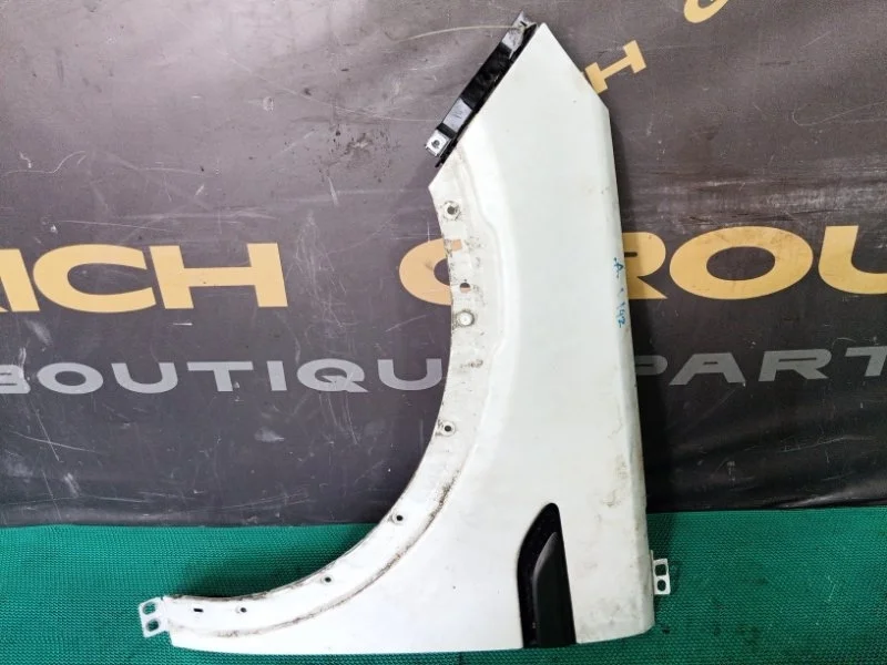 Крыло Land Rover Discovery Sport 2016 LR061384 L550 204 DTD, переднее левое