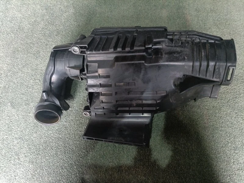 Корпус воздушного фильтра Mercedes-Benz C-Class 2008 2710900901 W204 271.950