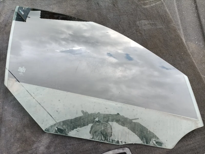 Стекло двери Mercedes-Benz E-Class 2014 A2127352910 W212 OM651, переднее правое