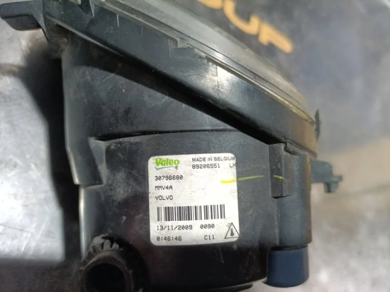 Фара противотуманная Volvo C30 2010 30796680 MK B5244S4, передняя левая