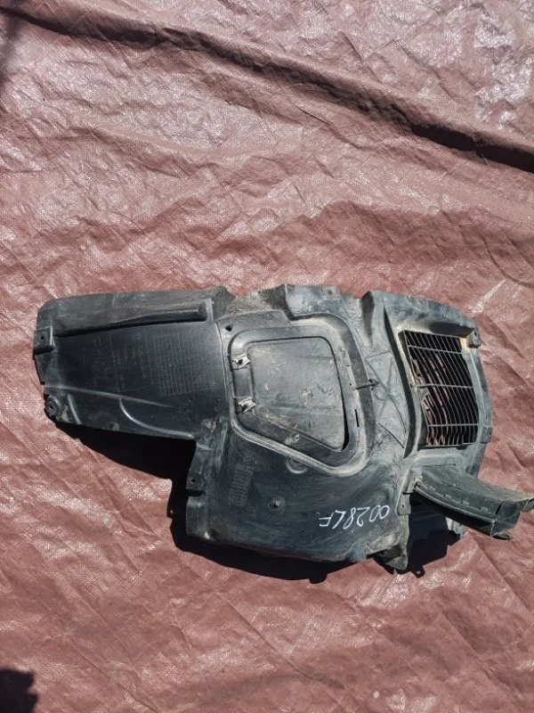 Подкрылок BMW 5-Series 2012 51717186727 F10 N47D20C, передний левый