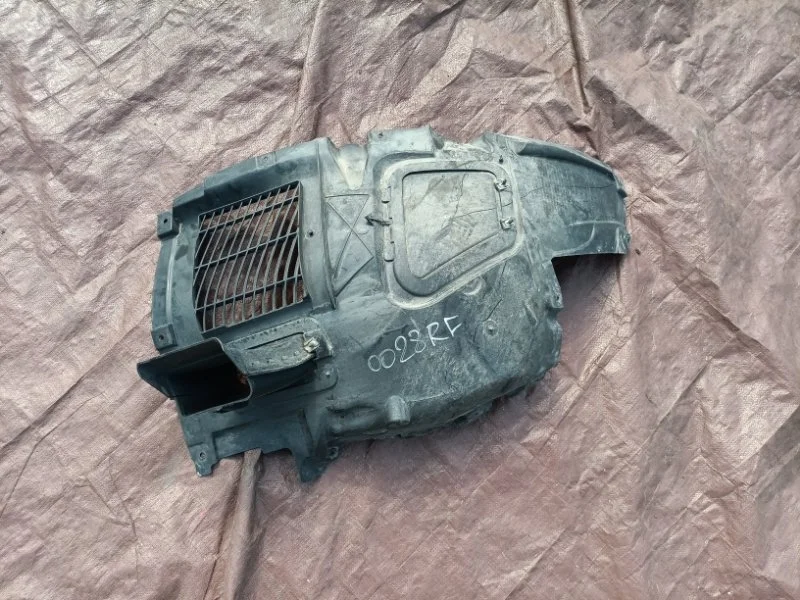 Подкрылок BMW 5-Series 2012 51717186728 F10 N47D20C, передний правый