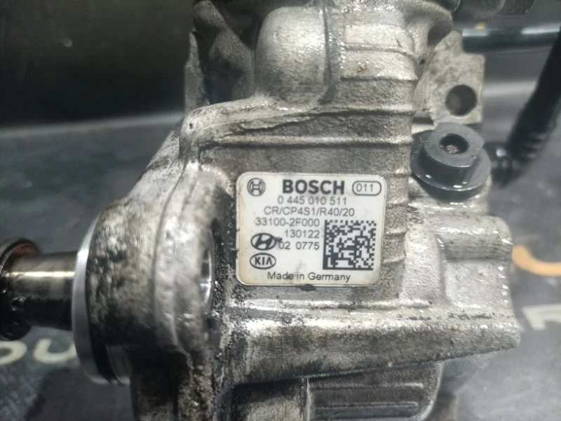 Топливный насос высокого давления Kia Carnival 2013 331002F000 VQ D4HB