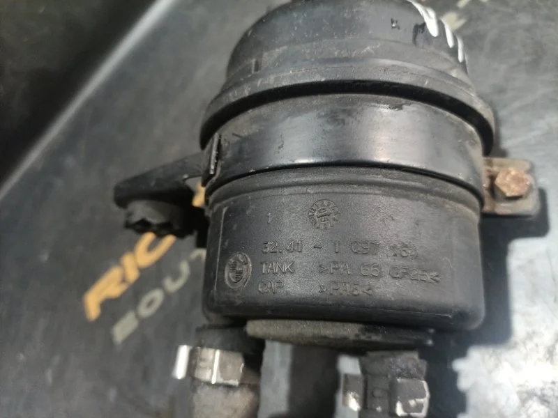 Бачок гидроусилителя руля BMW 3-Series 2005 32411097164 E90 N46B20B