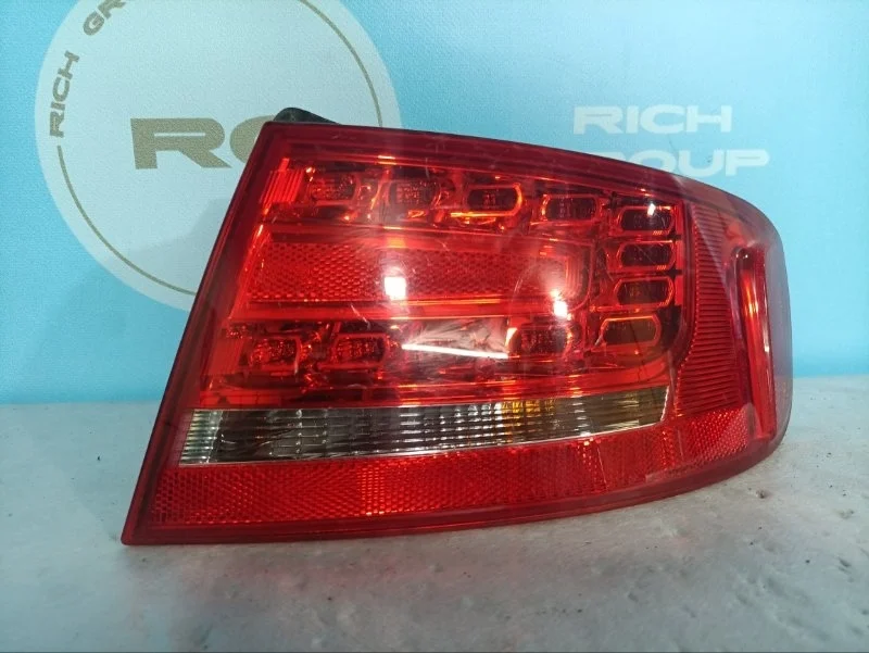 Стоп-сигнал Audi A4 2010 8K5945096B, задний правый
