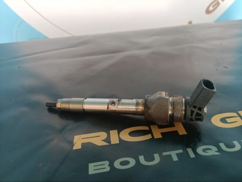 Форсунка топливная BMW 3-Series 2015 13538514148 F30 B47D20A