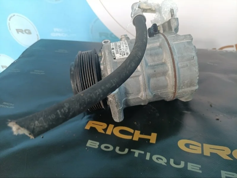 Компрессор кондиционера Jaguar XE 2016 C2D45382 204DTD