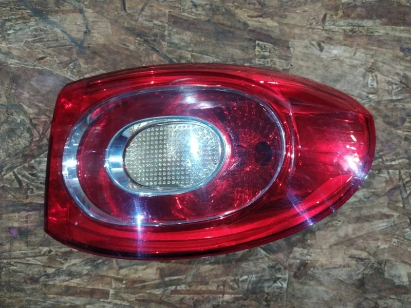 Фонарь с дефектом Volkswagen Tiguan 2011 5N1