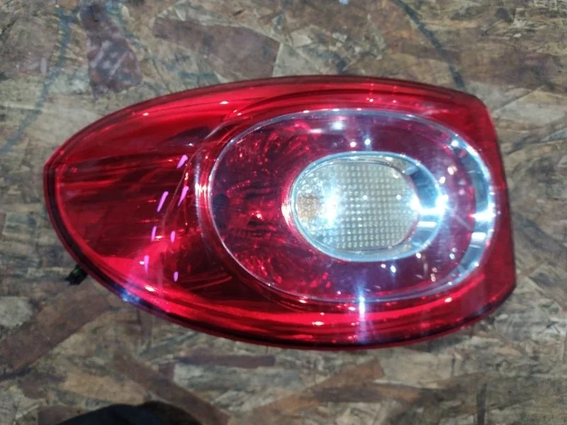Фонарь с дефектом Volkswagen Tiguan 2011 5N1