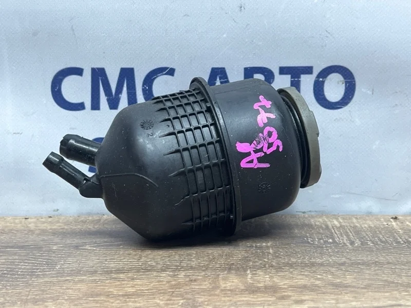 Бачок ГУР Audi A8 2012 4F0422371D D4 3.0 CGW