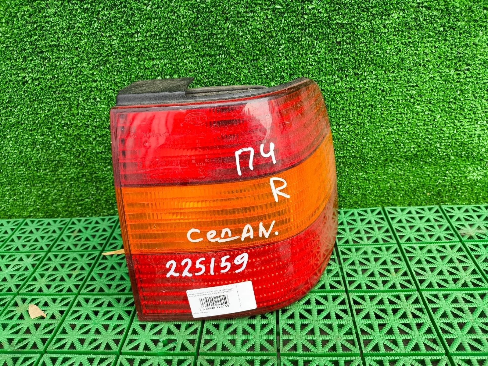 Фонарь VOLKSWAGEN PASSAT B4 1994- седан жёлтый наружный правый Б/У PASSAT B4(1994-1996)