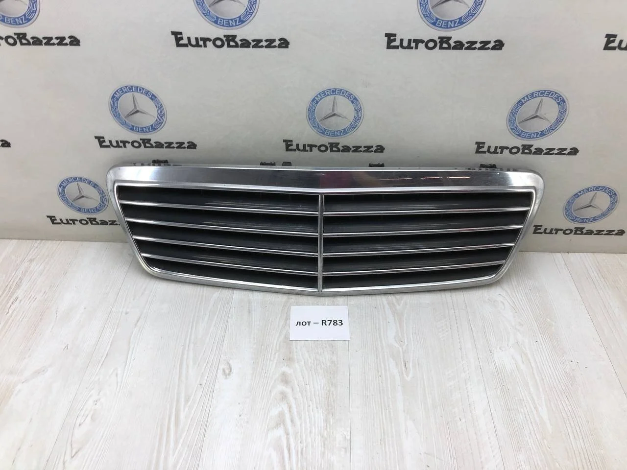 Решетка радиатора Mercedes W208