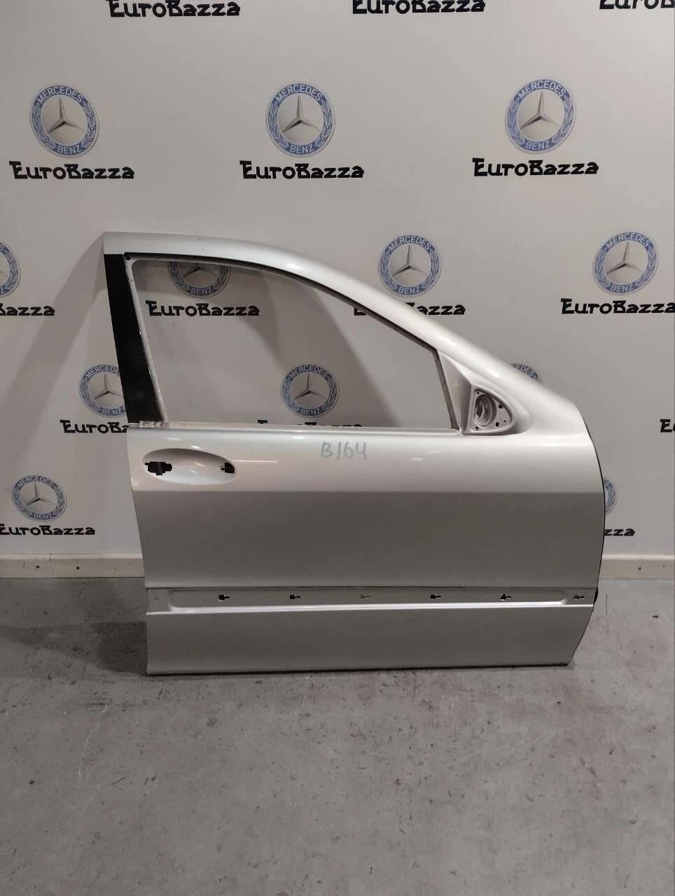 Дверь передняя правая Mercedes W220