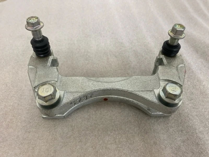 СКОБА ТОРМОЗНОГО СУППОРТА Mitsubishi Asx 2010 2011 2012 2013 2014 2015 2016 2017 2018 2019 2020 4605A216 GA1W 4B10