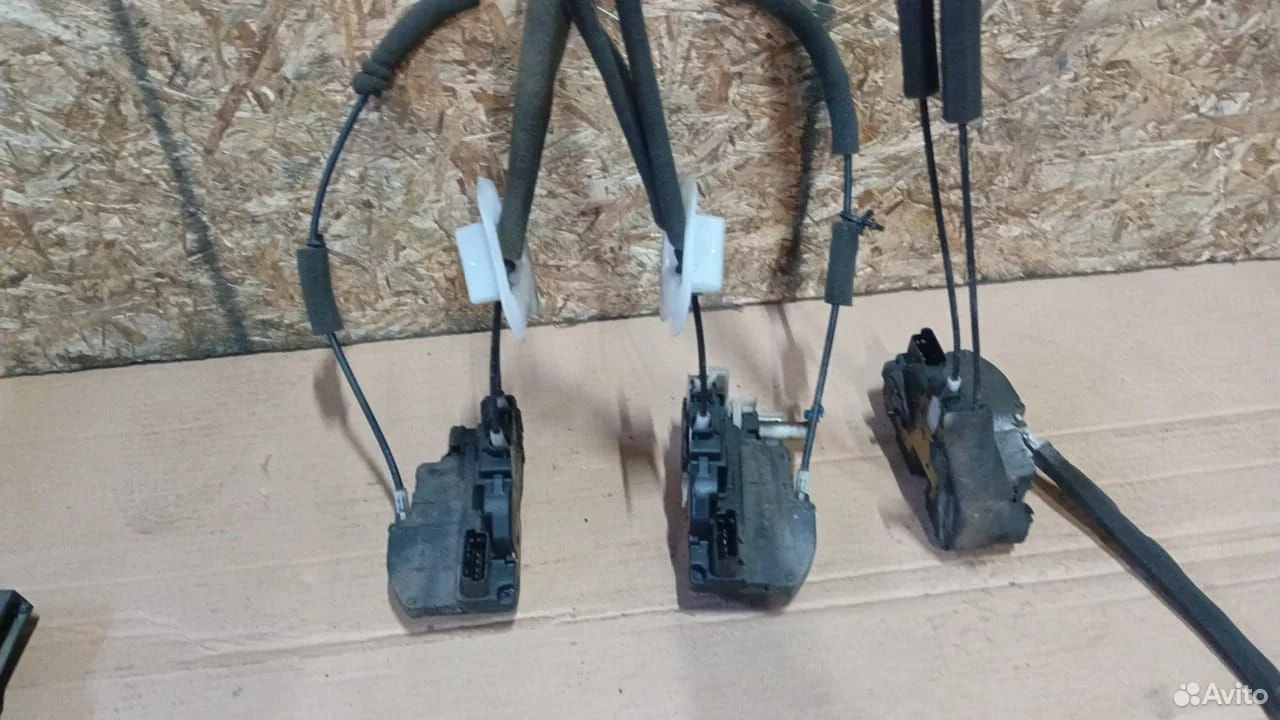 Замок двери Инфинити FX35 FX45 S50