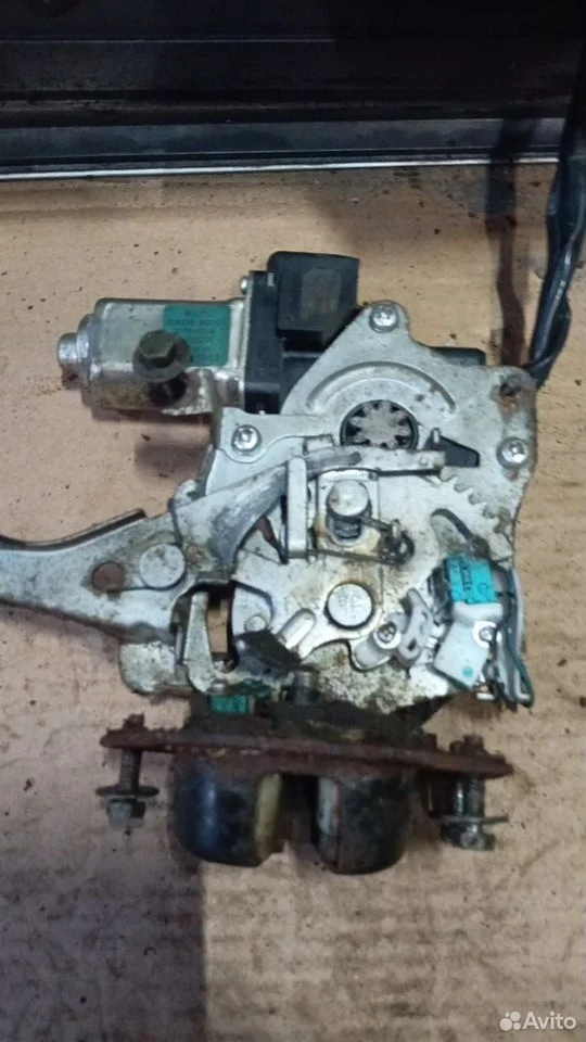 Замок крышки багажника Инфинити FX35 S50